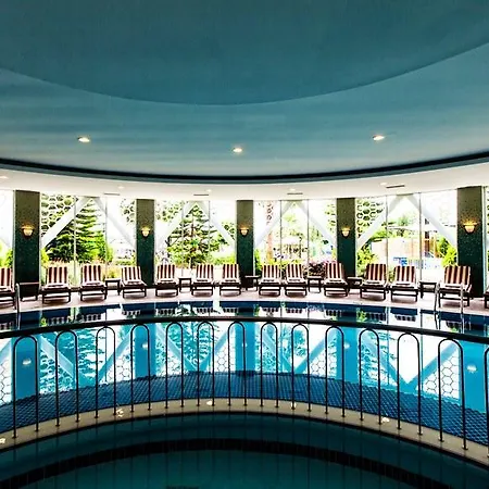 Adalya & Adults Only 5* Side